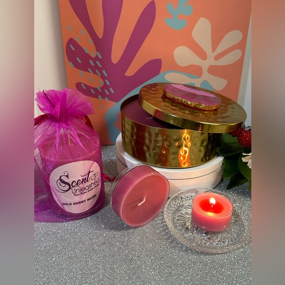 WILD BERRY MUSK, SCENT UNLEASHED LLC, LUXURY HAND POURED SCENTED CANDLES - Picture 4 of 8